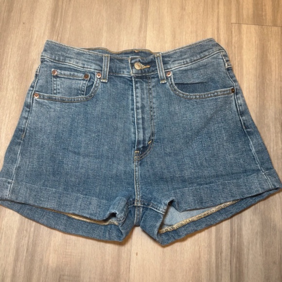 Levi's Classic Blue Jean Shorts - Picture 1 of 3
